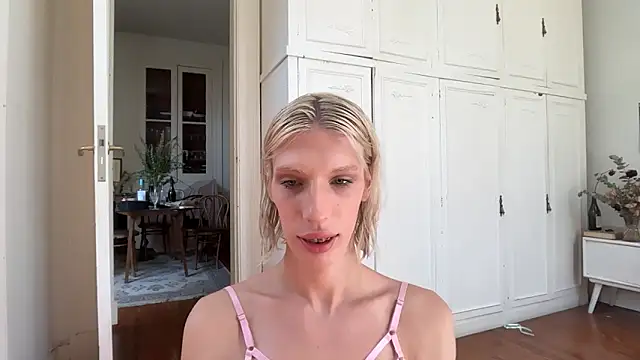 Snapshot of AliceSnowCatt chatting on 02.21.26 AliceSnowCatt online show from 02.21.26