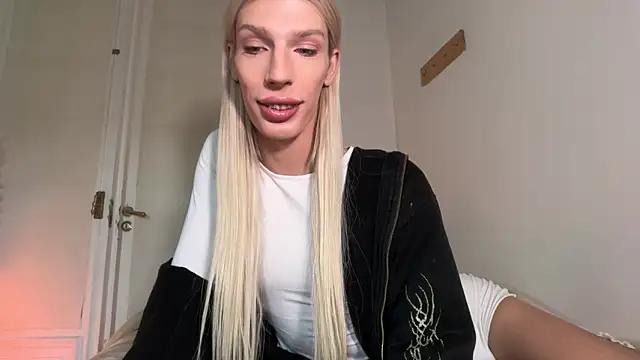 AliceSnowCatt online show from 05.08.26