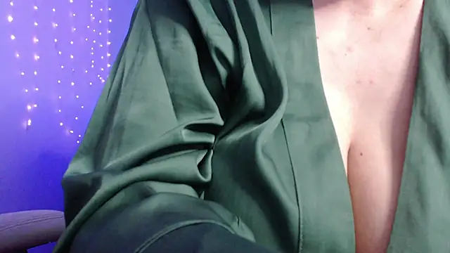 Snapshot of missdaniels chatting on 02.13.25 missdaniels online show from 02.13.25