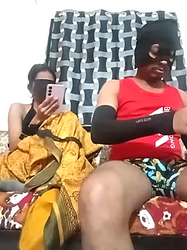 Snapshot of sexycouplemh09 chatting on 12.19.25 sexycouplemh09 online show from 12.19.25