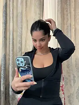 Snapshot of _adelle chatting on 02.19.26 adelle online show from 02.19.26