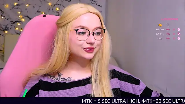Snapshot of me__hanna chatting on 03.02.25 me hanna online show from 03.02.25