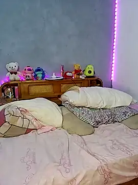 Snapshot of Khara_Mel chatting on 12.19.24 Khara Mel online show from 12.19.24