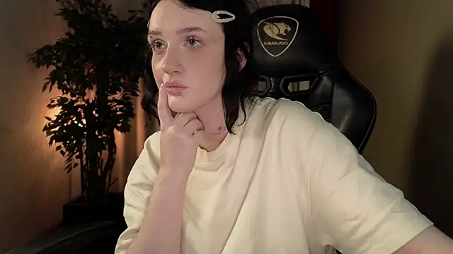 ELLIEJAY online show from 10.04.25