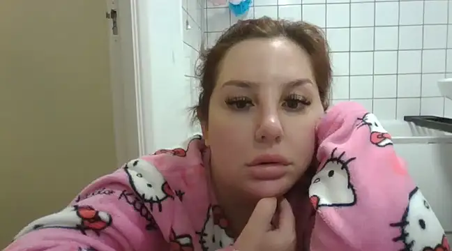 Snapshot of magical_mia chatting on 02.03.25 magical mia online show from 02.03.25