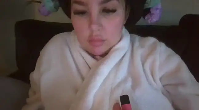 Snapshot of magical_mia chatting on 02.21.25 magical mia online show from 02.21.25