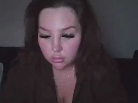 Snapshot of magical_mia chatting on 03.08.25 magical mia online show from 03.08.25