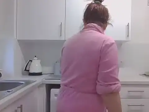 Snapshot of magical_mia chatting on 03.17.25 magical mia online show from 03.17.25