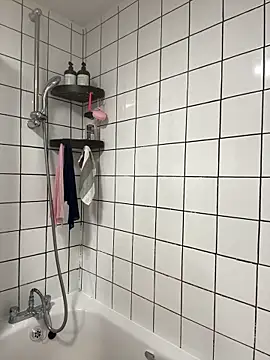 Snapshot of magical_mia chatting on 12.21.25 magical mia online show from 12.21.25