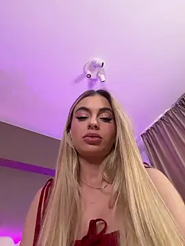 Snapshot of HaileyMadow chatting on 06.17.26 HaileyMadow online show from 06.17.26