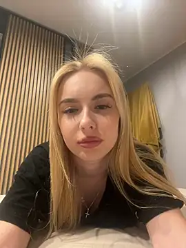 Snapshot of Nicole_blonde0 chatting on 02.06.25 Nicole blonde0 online show from 02.06.25