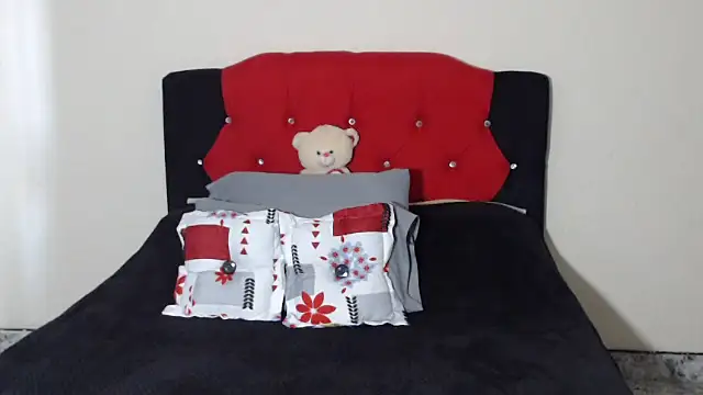 Crystal milkmature online show from 03.12.25