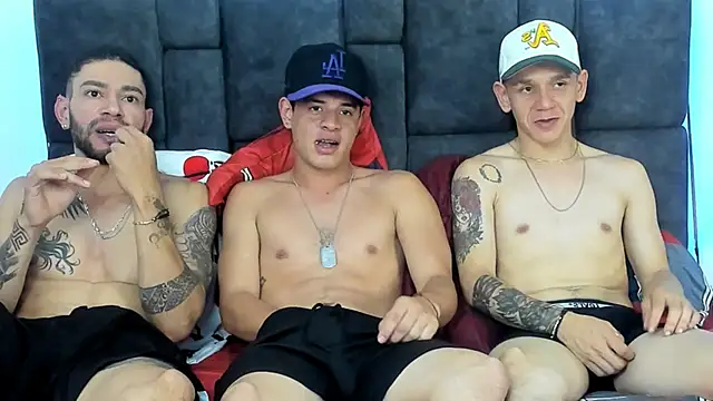 Snapshot of weshbromws chatting on 03.07.26 weshbromws online show from 03.07.26