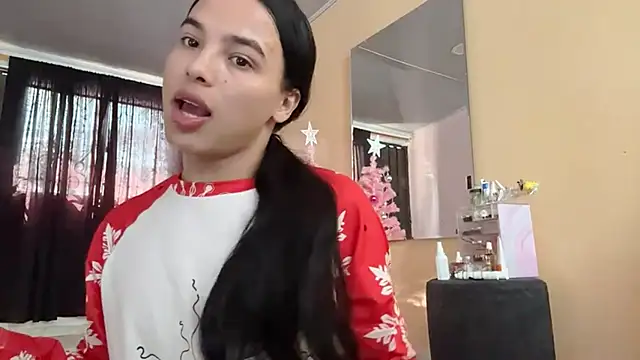 Snapshot of Samys_World chatting on 12.10.24 Samys World online show from 12.10.24