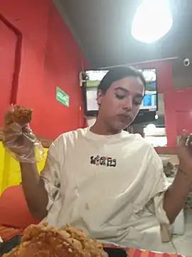 Snapshot of Samys_World chatting on 03.02.25 Samys World online show from 03.02.25