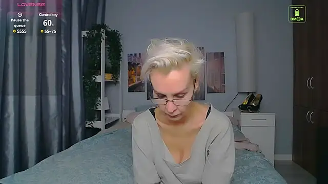 HelgaHimmell online show from 12.17.24