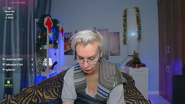 HelgaHimmell online show from 12.22.24