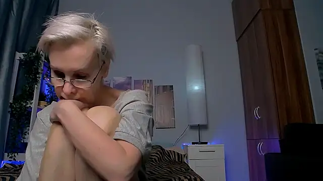 HelgaHimmell online show from 01.23.25