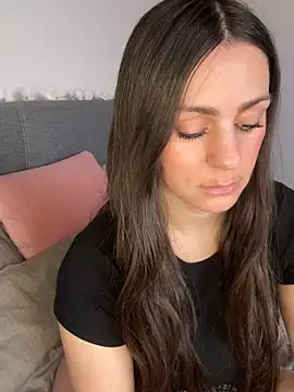 Snapshot of Loella-Rose chatting on 01.15.25 Loella-Rose online show from 01.15.25