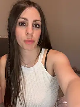 Snapshot of Loella-Rose chatting on 03.10.25 Loella-Rose online show from 03.10.25