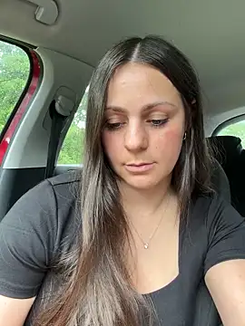 Snapshot of Loella-Rose chatting on 06.04.26 Loella-Rose online show from 06.04.26
