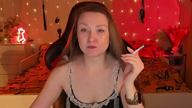 Snapshot of desperatehousewife__ chatting on 10.10.25 desperatehousewife   online show from 10.10.25
