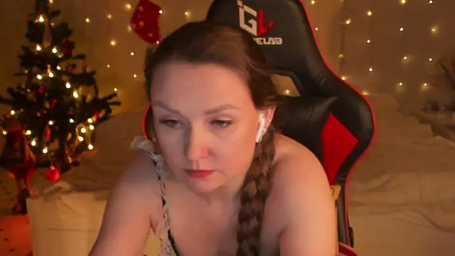 Snapshot of desperatehousewife__ chatting on 01.08.26 desperatehousewife online show from 01.08.26