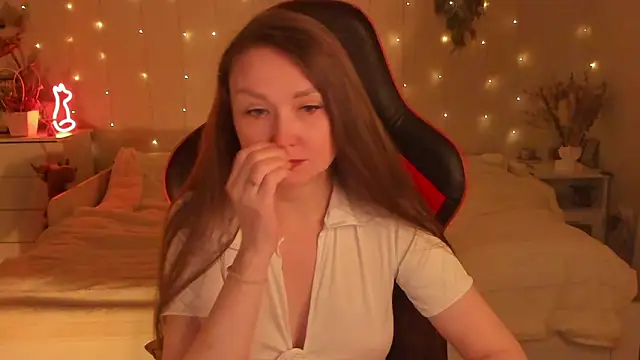 Snapshot of desperatehousewife__ chatting on 02.01.26 desperatehousewife online show from 02.01.26