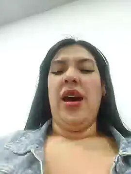 Snapshot of Sophie-hatter chatting on 01.24.25 Sophie-hatter online show from 01.24.25