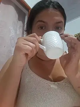 Snapshot of Sophie-hatter chatting on 12.20.25 Sophie-hatter online show from 12.20.25