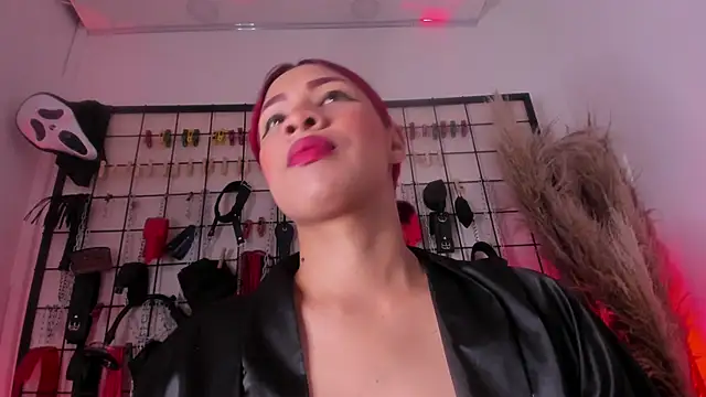 charrlotte quinn online show from 11.12.25