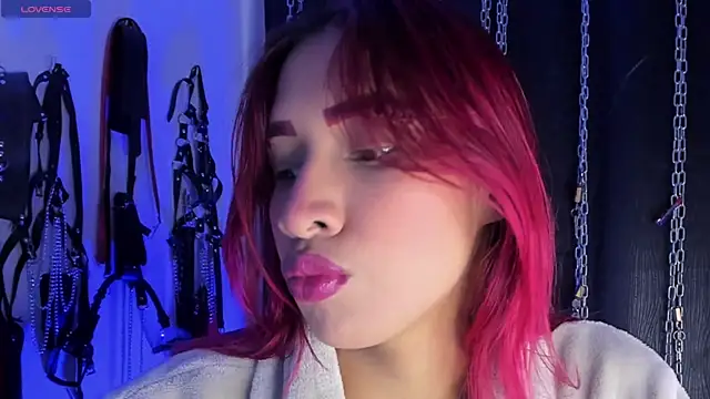 Snapshot of charrlotte_quinn chatting on 06.19.26 charrlotte quinn online show from 06.19.26