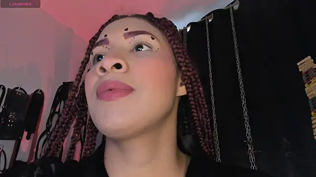 Snapshot of charrlotte_quinn chatting on 07.16.26 charrlotte quinn online show from 07.16.26