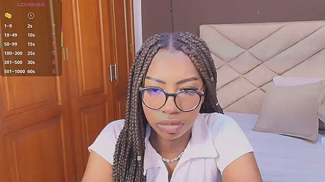 Raquel jones online show from 11.09.25