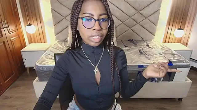 Snapshot of Raquel_jones chatting on 06.29.26 Raquel jones online show from 06.29.26
