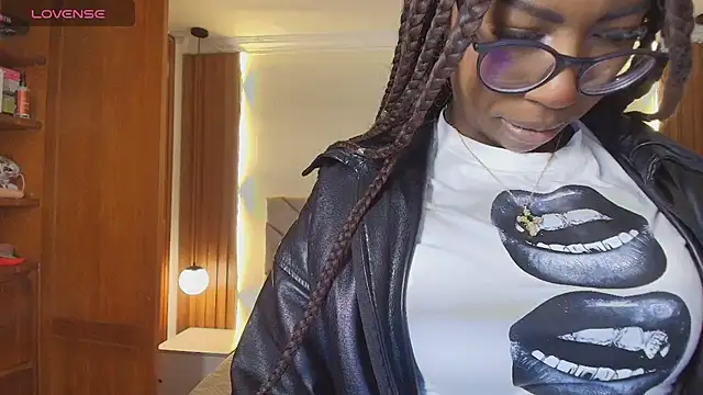 Snapshot of Raquel_jones chatting on 07.17.26 Raquel jones online show from 07.17.26