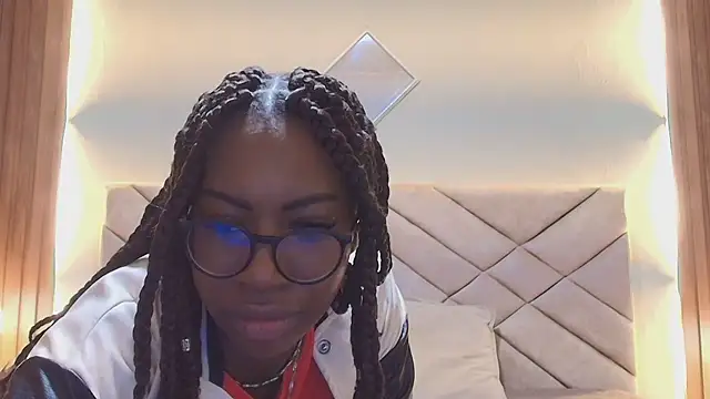 Snapshot of Raquel_jones chatting on 08.04.26 Raquel jones online show from 08.04.26