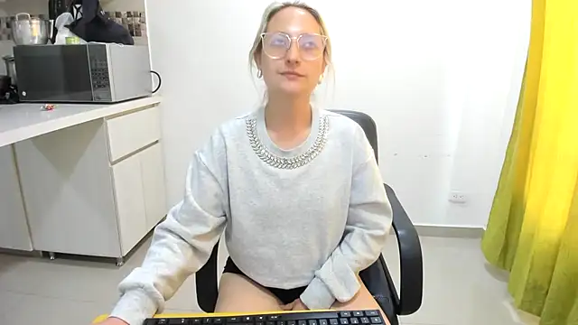 Adele johnsonn1 online show from 03.13.25