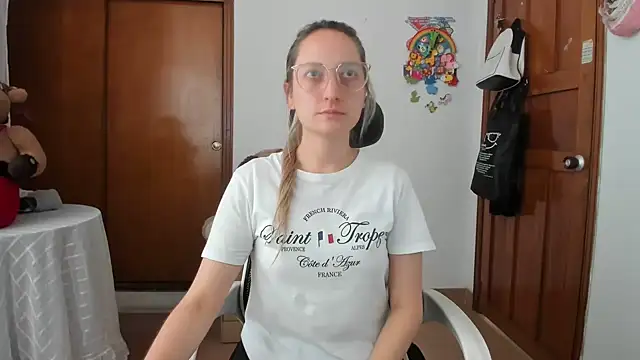 Snapshot of Adele_johnsonn1 chatting on 06.12.26 Adele johnsonn1 online show from 06.12.26