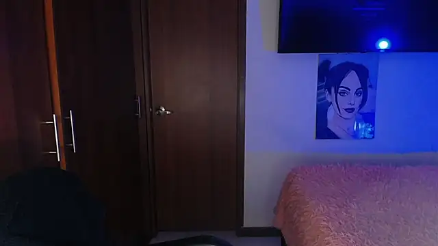 Snapshot of violett_honney chatting on 11.21.25 violett honney online show from 11.21.25