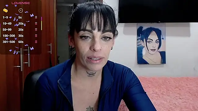 Snapshot of violett_honney chatting on 11.28.25 violett honney online show from 11.28.25