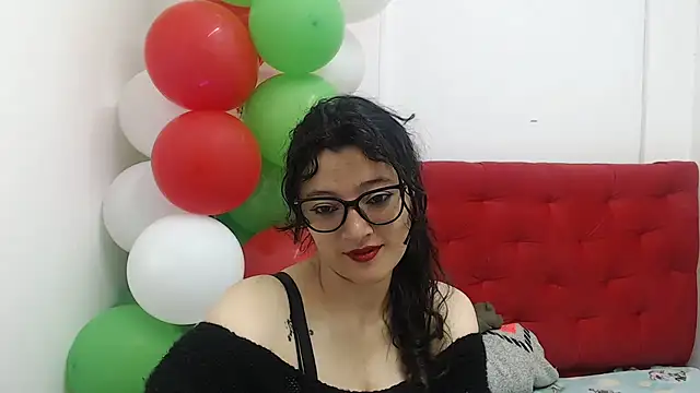 Snapshot of lunazulsj chatting on 01.08.25 lunazulsj online show from 01.08.25