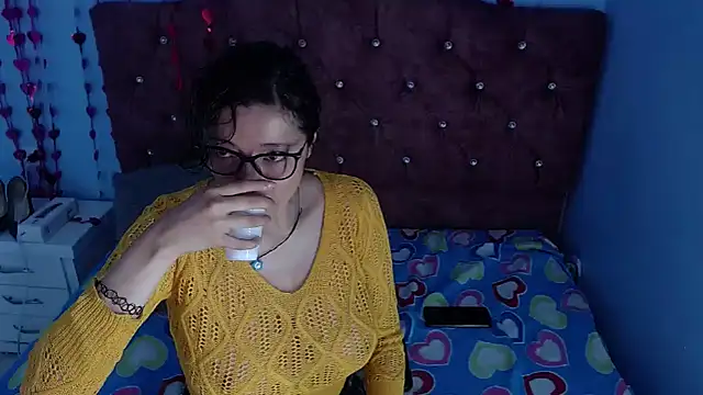 Snapshot of lunazulsj chatting on 02.11.25 lunazulsj online show from 02.11.25