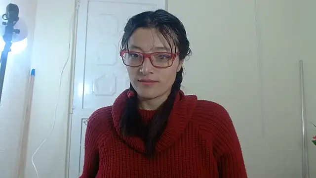 Snapshot of lunazulsj chatting on 06.19.26 lunazulsj online show from 06.19.26