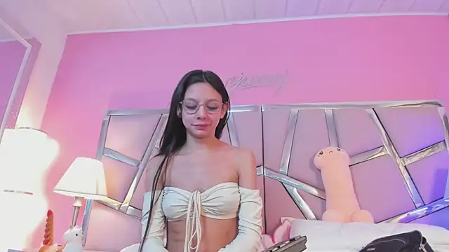 Bonniepark online show from 02.18.25