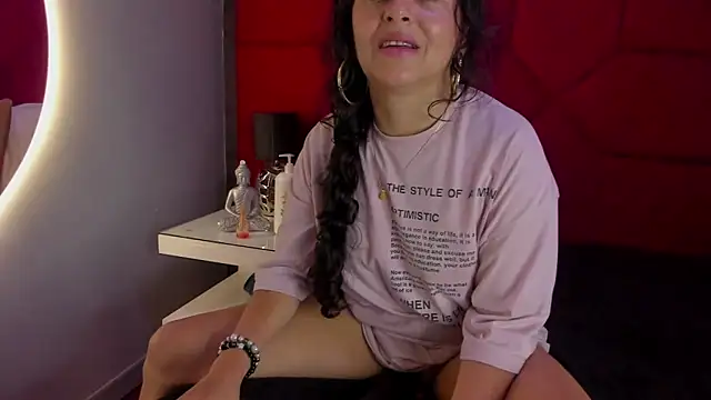 Snapshot of hanny_milf chatting on 02.25.25 hanny milf online show from 02.25.25