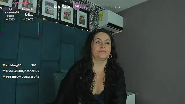 Snapshot of hanny_milf chatting on 12.04.25 hanny milf online show from 12.04.25