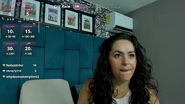 Snapshot of hanny_milf chatting on 12.05.25 hanny milf online show from 12.05.25