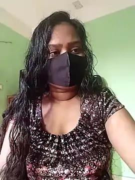 Idhika Paul online show from 03.19.25