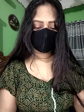 Idhika Paul online show from 04.25.26